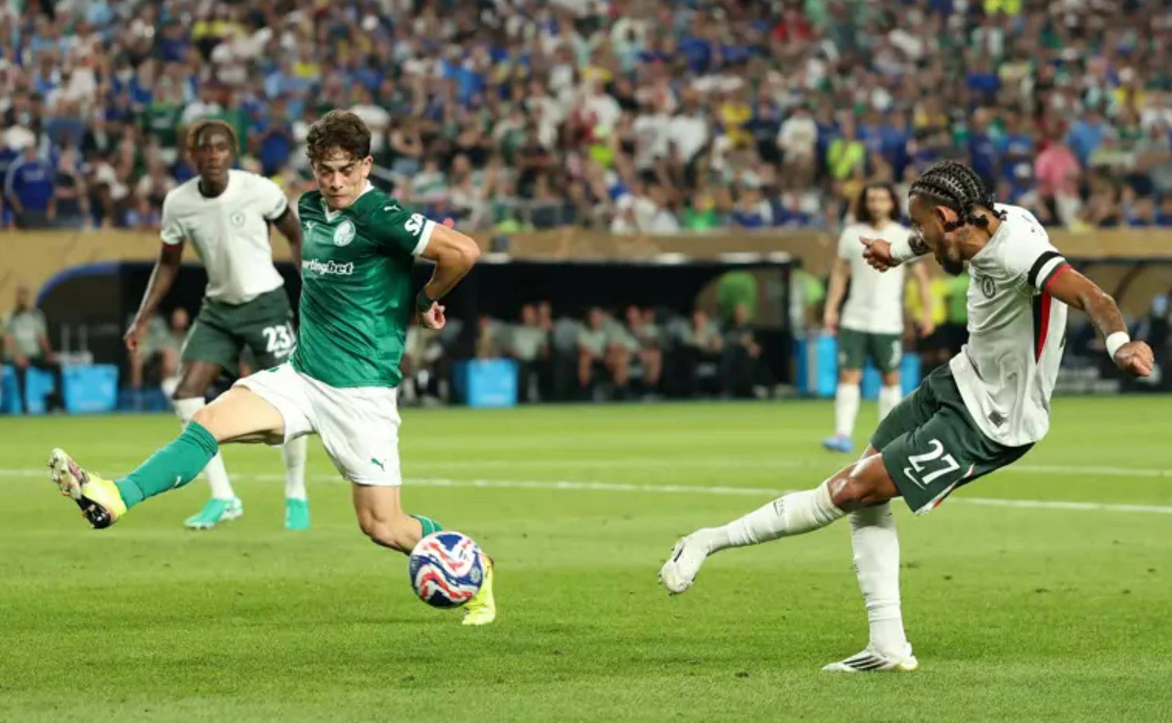 关于帕尔梅拉斯战术调整，关键球员或将首发出战的信息