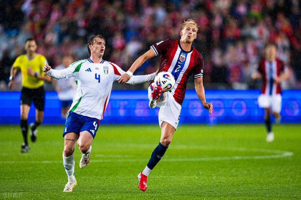 包含荷兰客场不敌挪威，晋级希望一线的词条