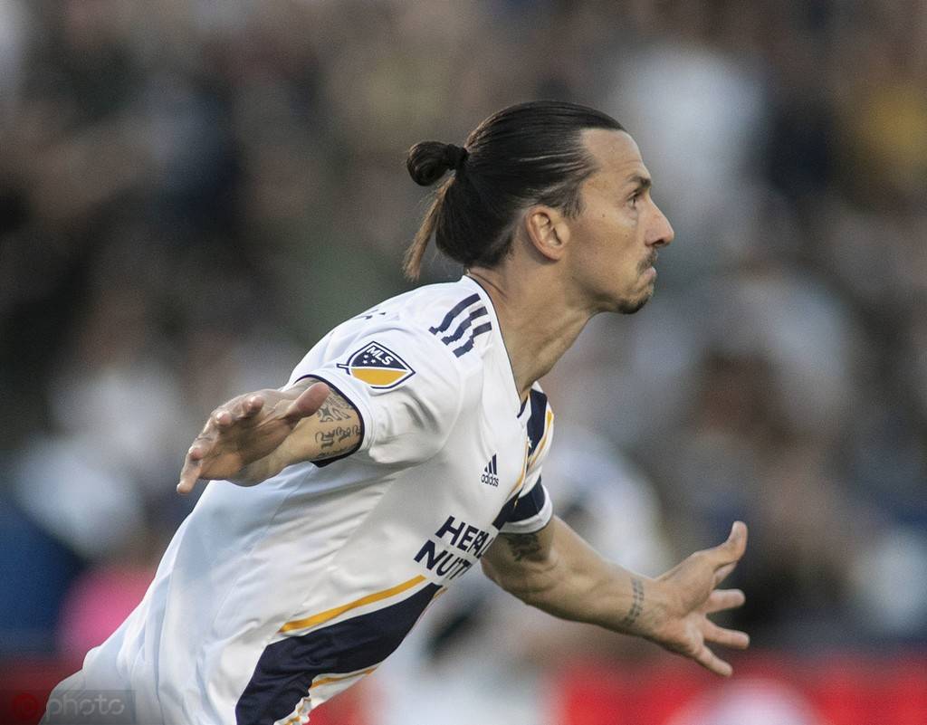 伊布拉希莫维奇一箭射杀对手取得胜利的简单介绍