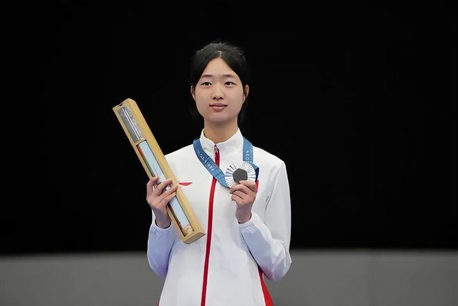 韩国选手速度惊人,摘金登顶 韩国选手速度惊人,摘金登顶