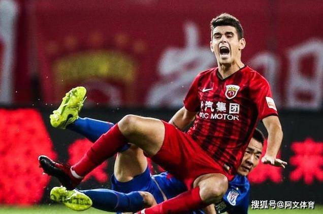 火爆角逐，胜负悬念引发球迷热议的简单介绍