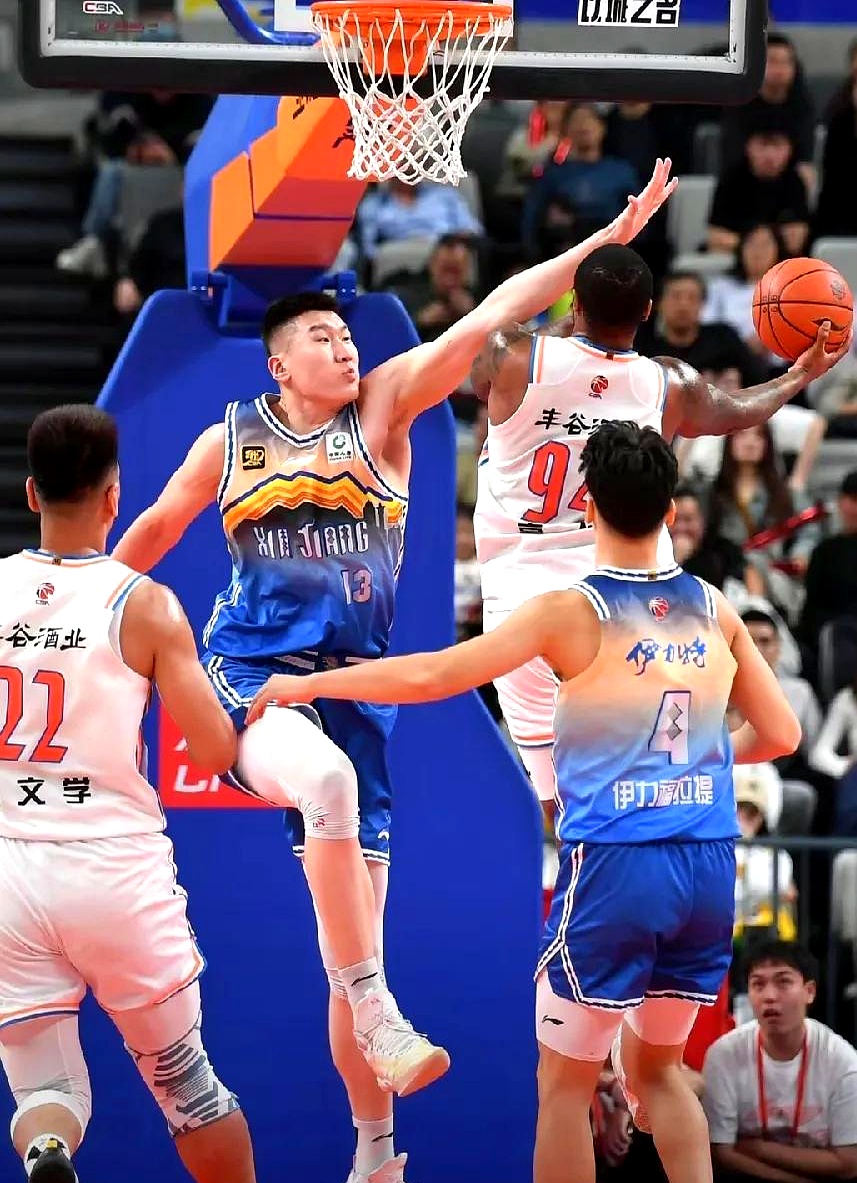 关于新疆男篮险胜，勇夺关键胜利的信息